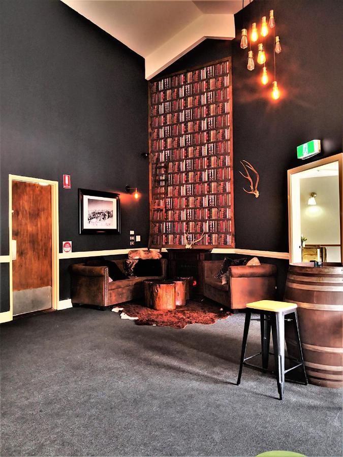 The River Inn Thredbo Extérieur photo