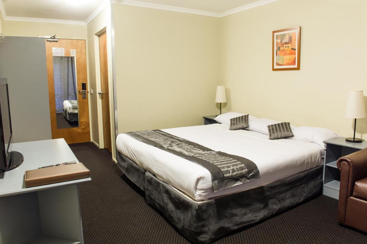 The River Inn Thredbo Extérieur photo
